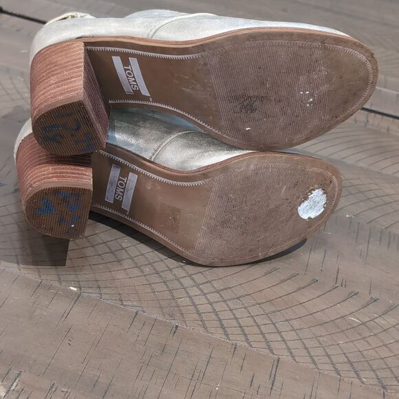 Toms Lunata Lace Up Bootie in Metallic Gold Sz 6.5 - Picture 7 of 9